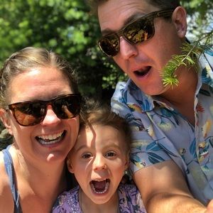 Meet me! Moving and selling! I love shopping 💕🎁